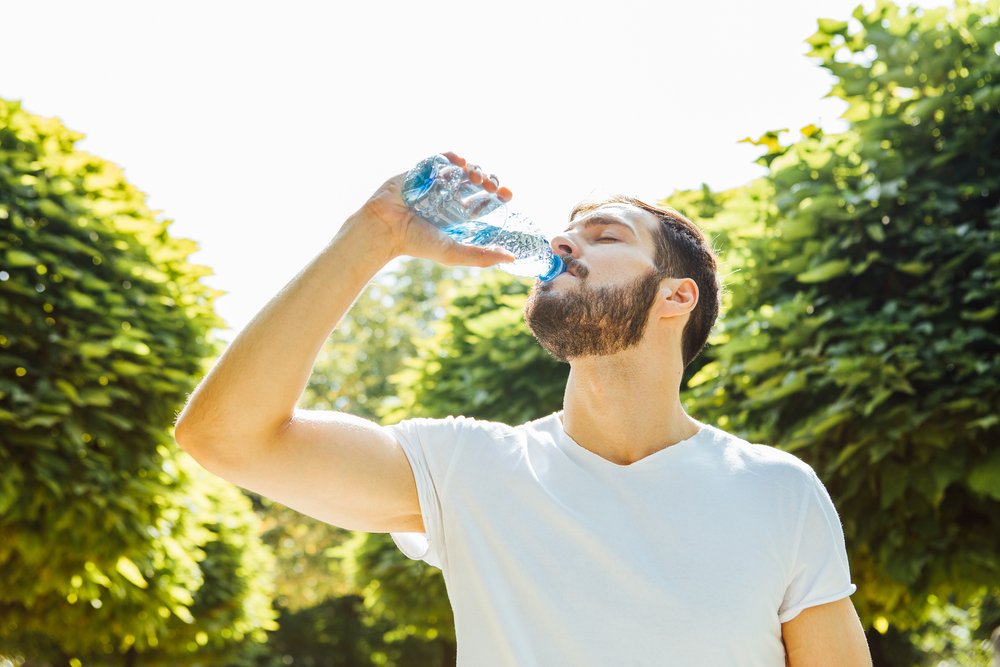 Does Water Expire Why It Tastes Bad After Sitting Out For A Few Days 