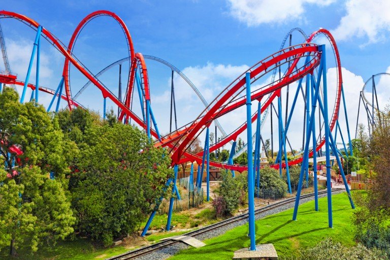 How Do Roller Coasters Stay On Track? » ScienceABC