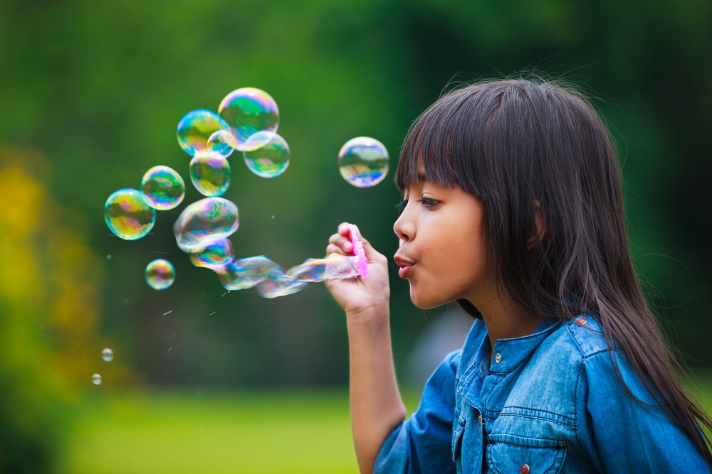 Science behind the Shape of Bubbles and Why they Pop » Science ABC